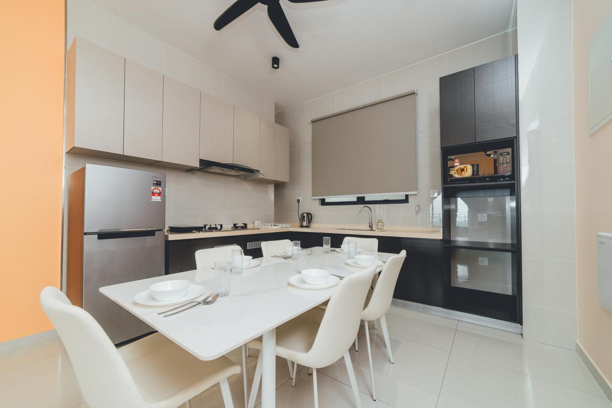 Danga Bay Pastel Hideout 3br 7pax Balcony View By Our Apartemen Johor Bahru