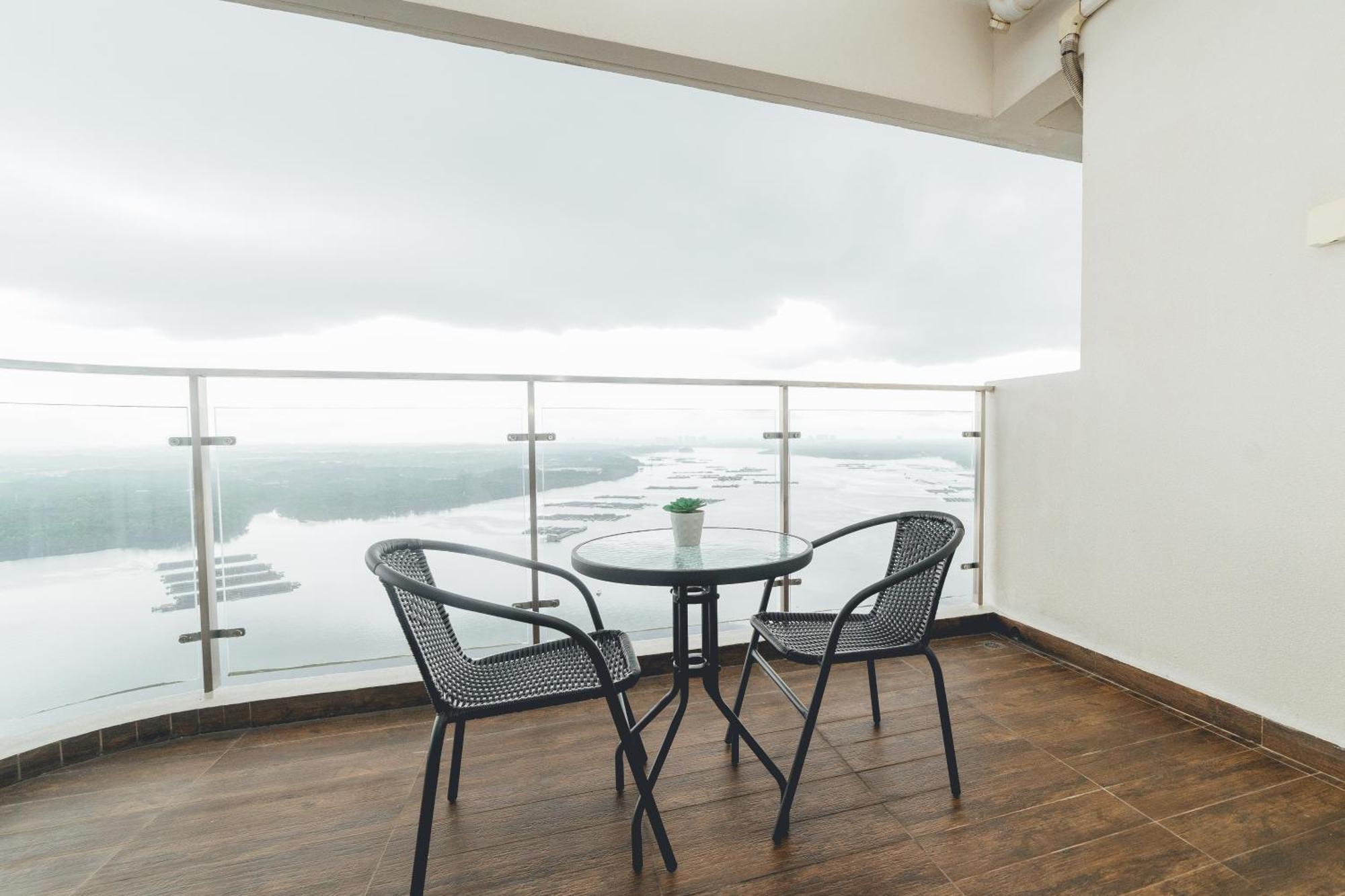 Danga Bay Pastel Hideout 3br 7pax Balcony View By Our *