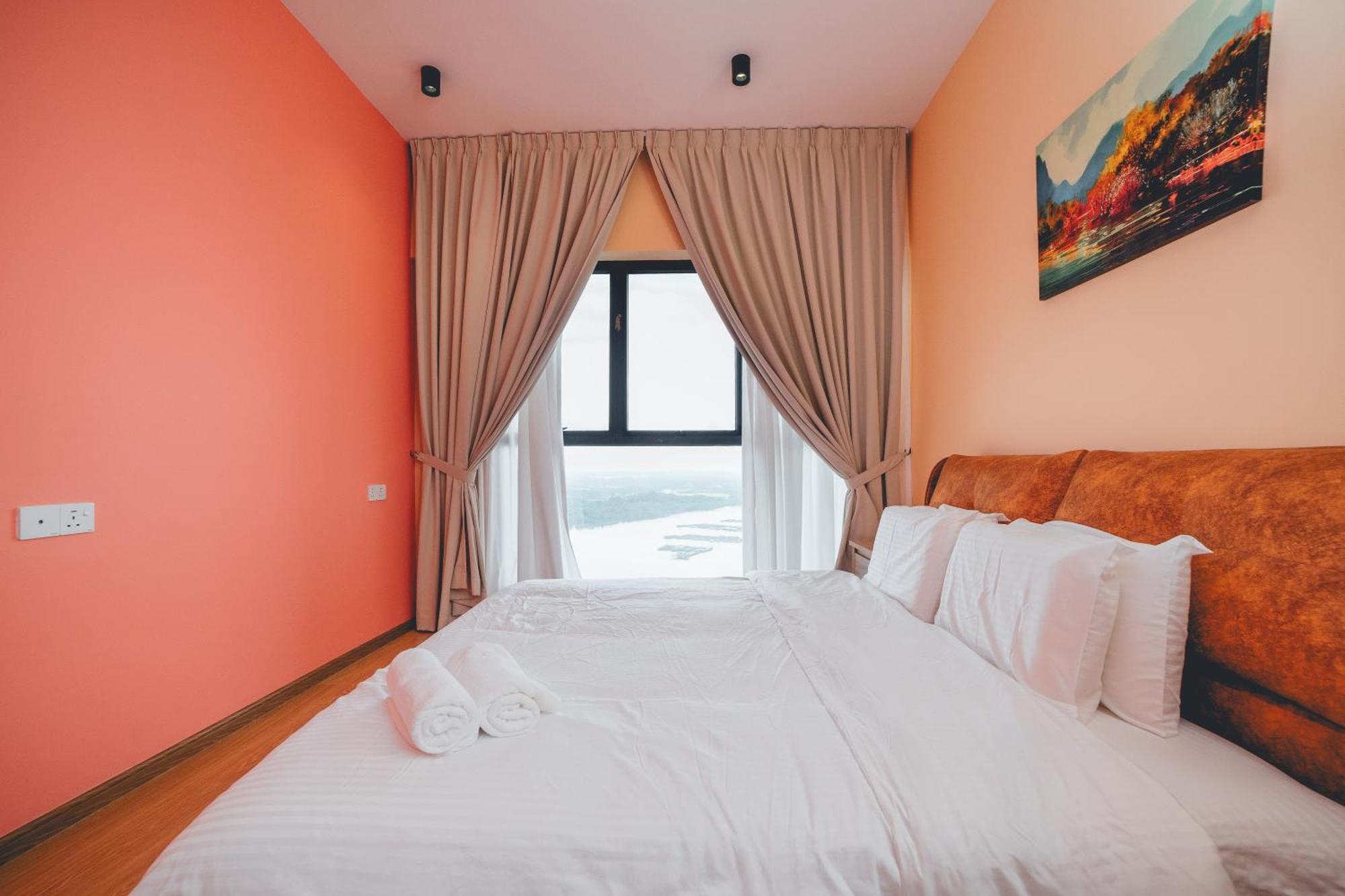 Pangsapuri Danga Bay Pastel Hideout 3br 7pax Balcony View By Our *
